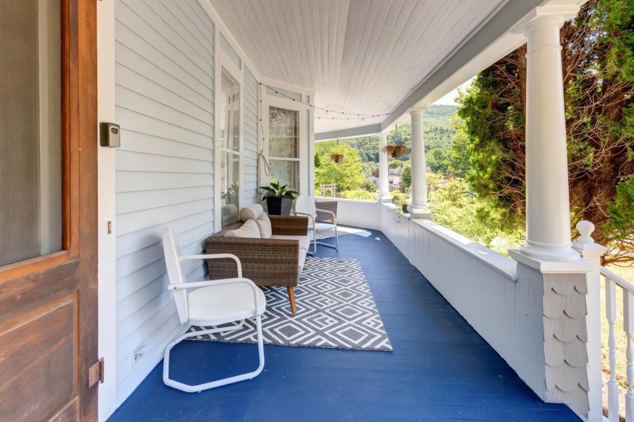 Streamside Victorian Villa Margaretville Exterior photo