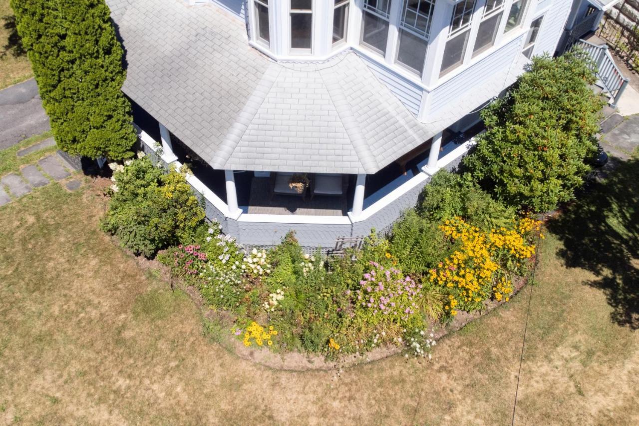 Streamside Victorian Villa Margaretville Exterior photo